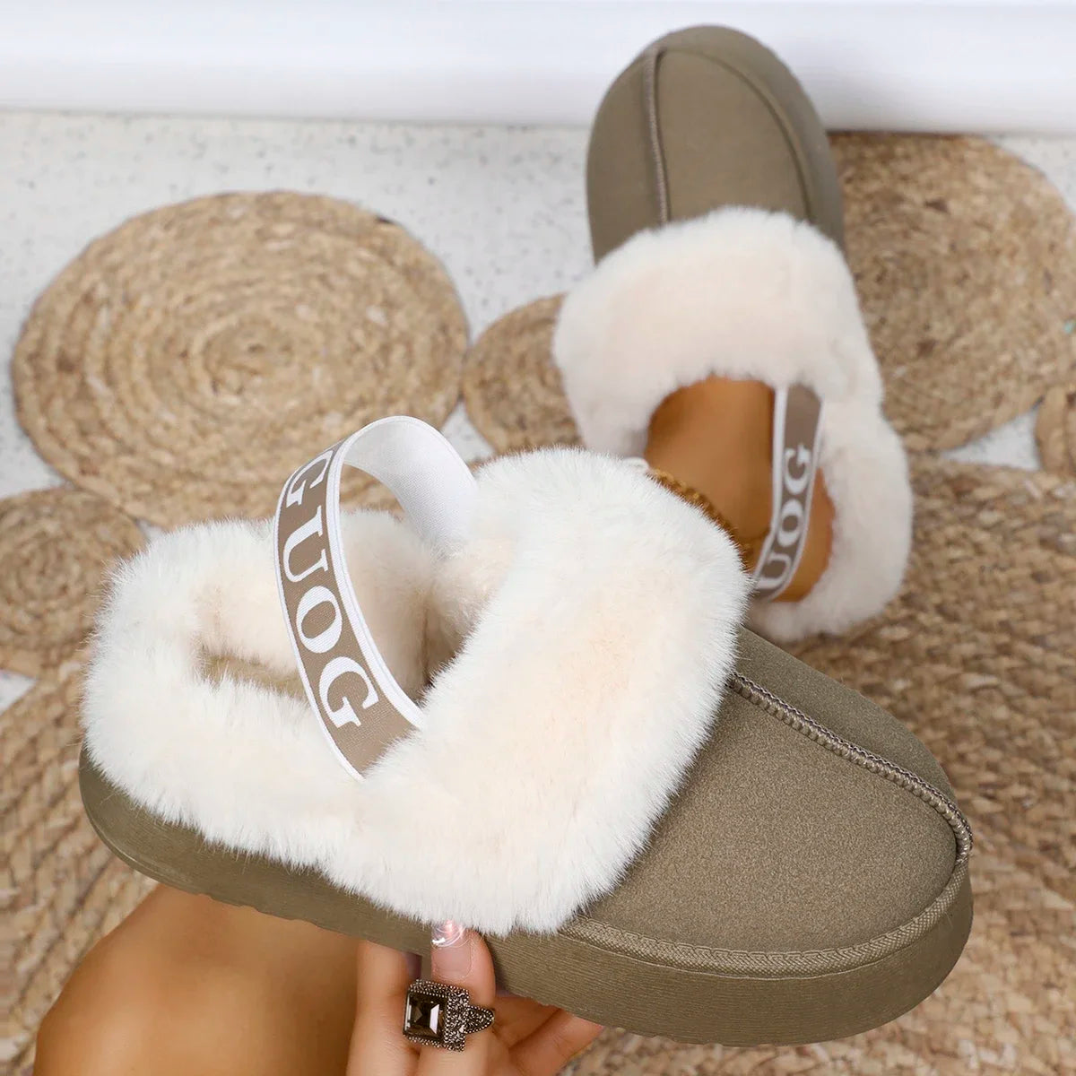 Papuci dama cu platforma din piele intoarsa – sandale casual confortabile pentru exterior