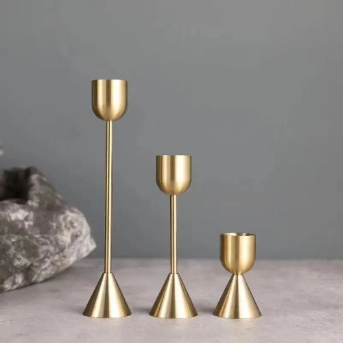 Suport lumanari auriu metalic – elegant pentru masa, nunta si decor evenimente