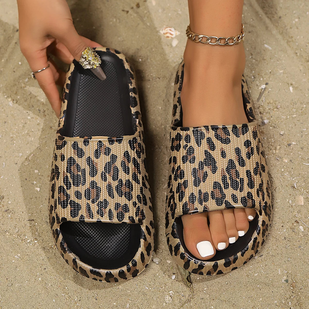 Papuci dama leopard cu platforma – papuci vara cu talpa groasa pentru plaja si casa