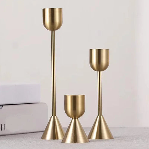 suport lumanari auriu metalic elegant pentru nunta masa festiva si decor interior modern